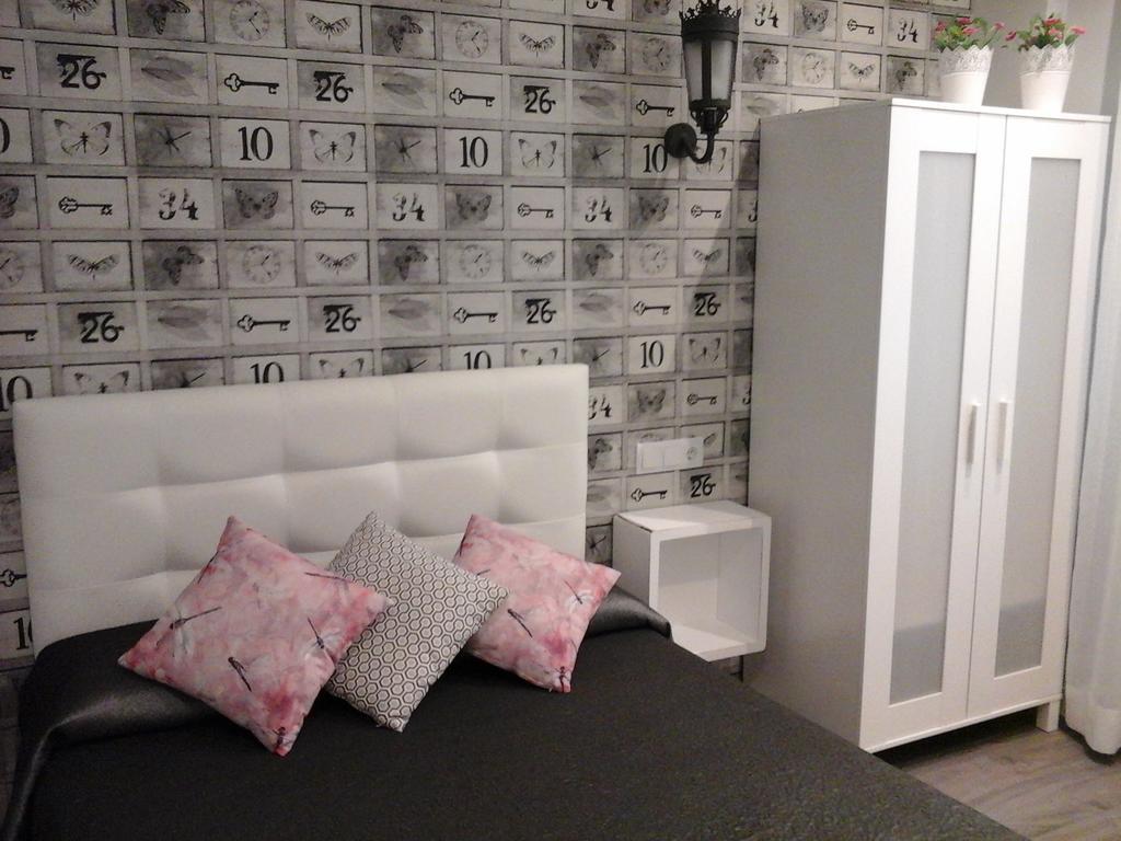 Hostal Don Alfonso Madrid Bagian luar foto