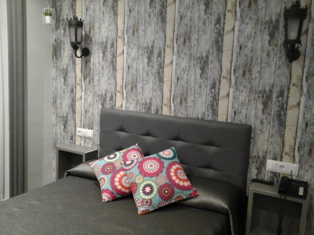 Hostal Don Alfonso Madrid Bagian luar foto