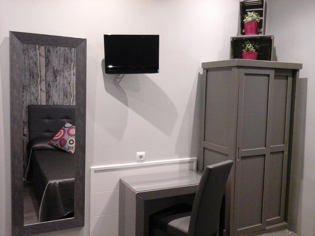 Hostal Don Alfonso Madrid Bagian luar foto