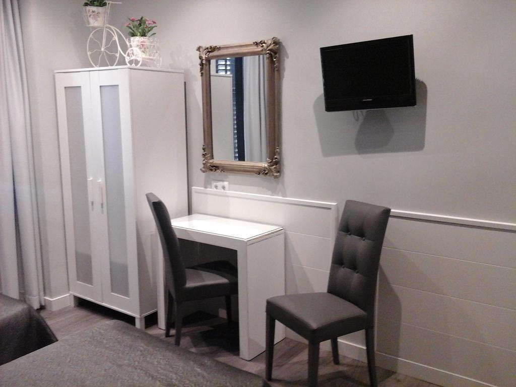 Hostal Don Alfonso Madrid Bagian luar foto