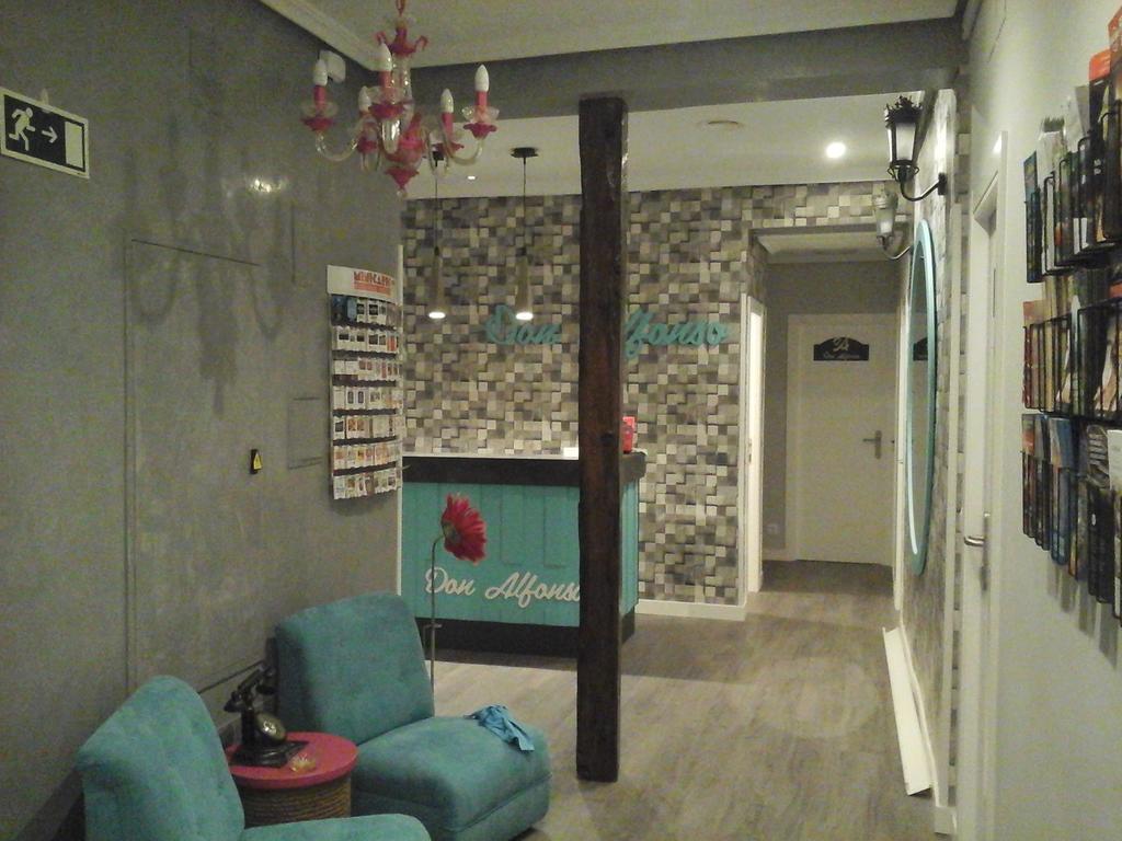 Hostal Don Alfonso Madrid Bagian luar foto