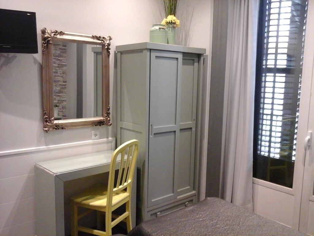 Hostal Don Alfonso Madrid Bagian luar foto