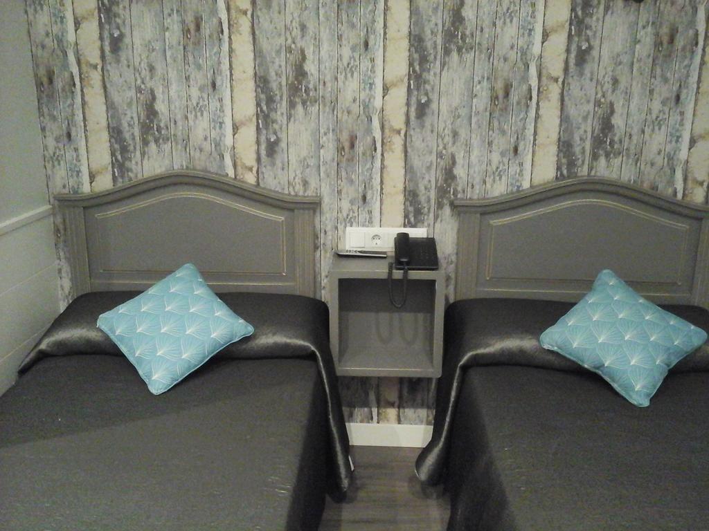 Hostal Don Alfonso Madrid Bagian luar foto