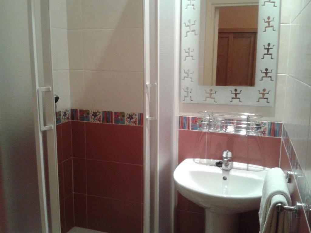 Hostal Don Alfonso Madrid Bagian luar foto